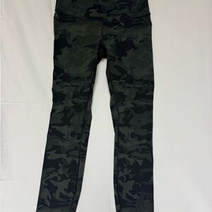lululemon athletica Women's Camo Leggings in Black & Dark Green